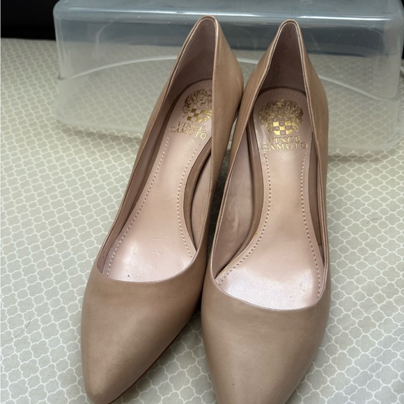 New Vince Camuto Kain Leather Pointed Toe Sandbar Dress Kitten Pumps - Picture 4 of 5